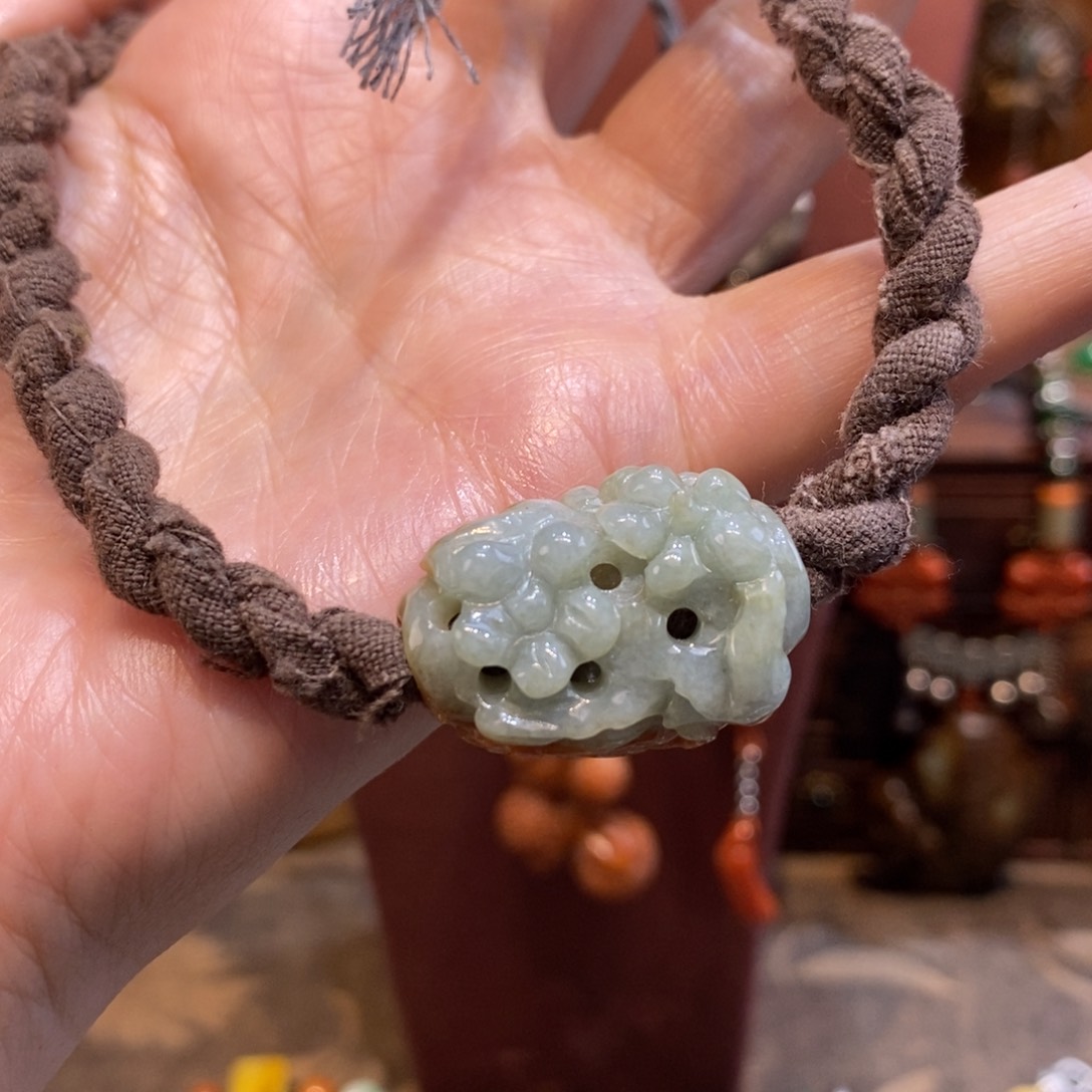 翡翠吊坠(赠链)未镶嵌