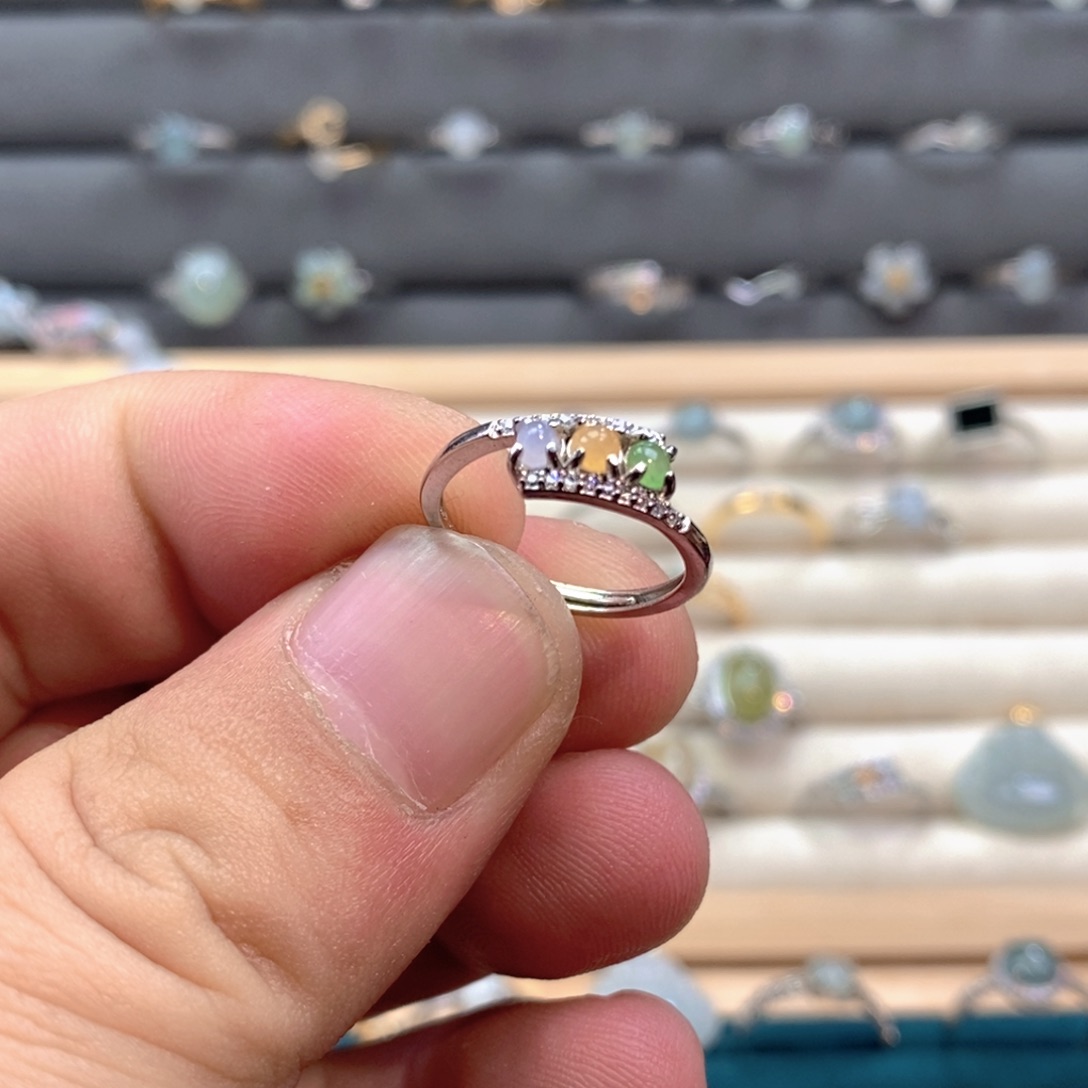 翡翠未镶嵌戒指翡翠