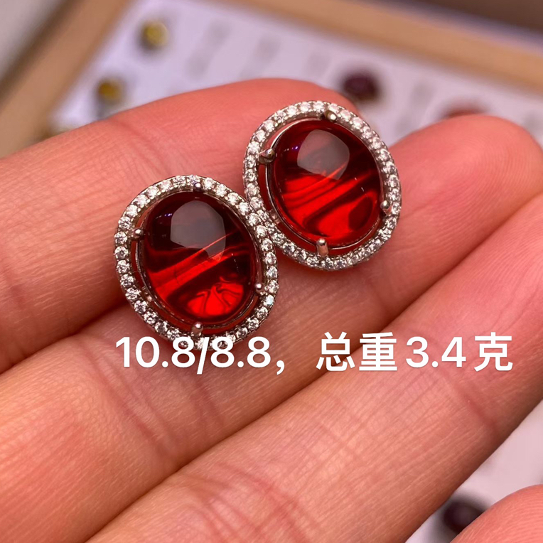 血珀耳钉，樱桃红玻璃底干放，完美品质，佩戴精致，S925银镶嵌