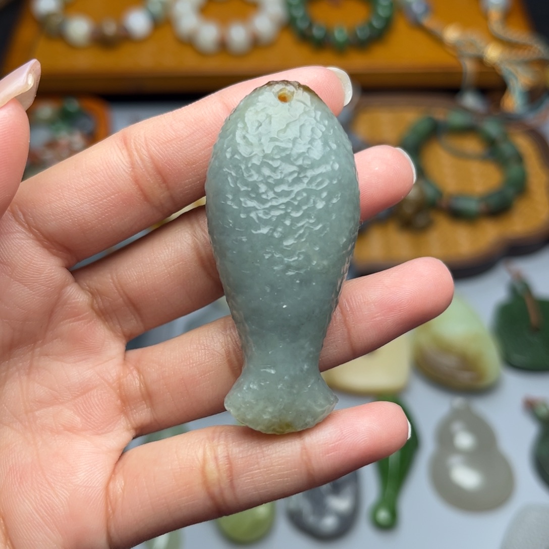 S***o和田玉未镶嵌颈饰