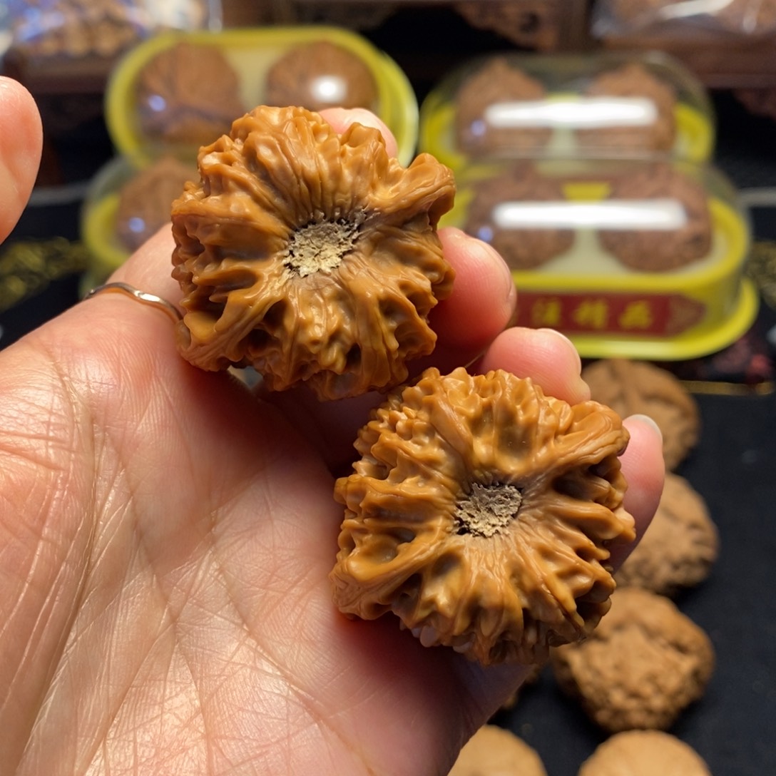 桃核把件龙门涧狮子头