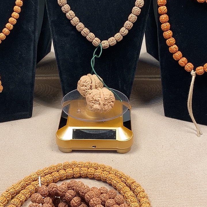 金刚菩提吊坠?****?108原皮跳跳龙