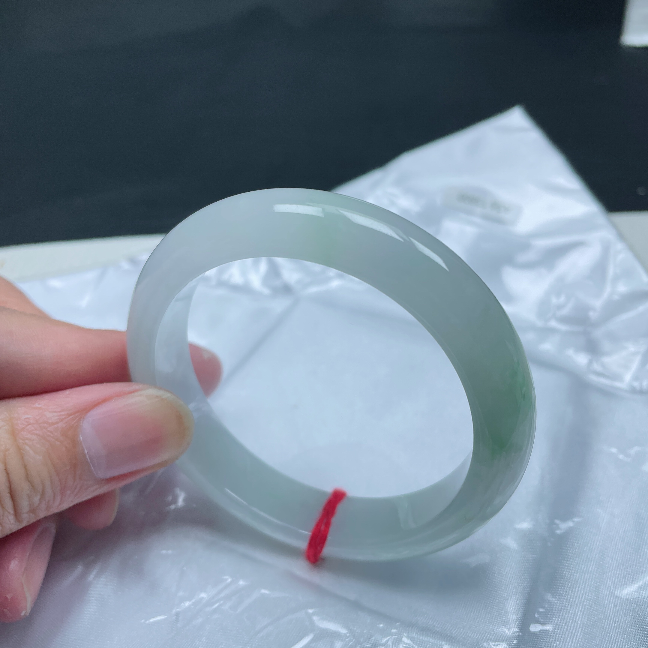 56圈冰种飘绿天然翡翠手镯