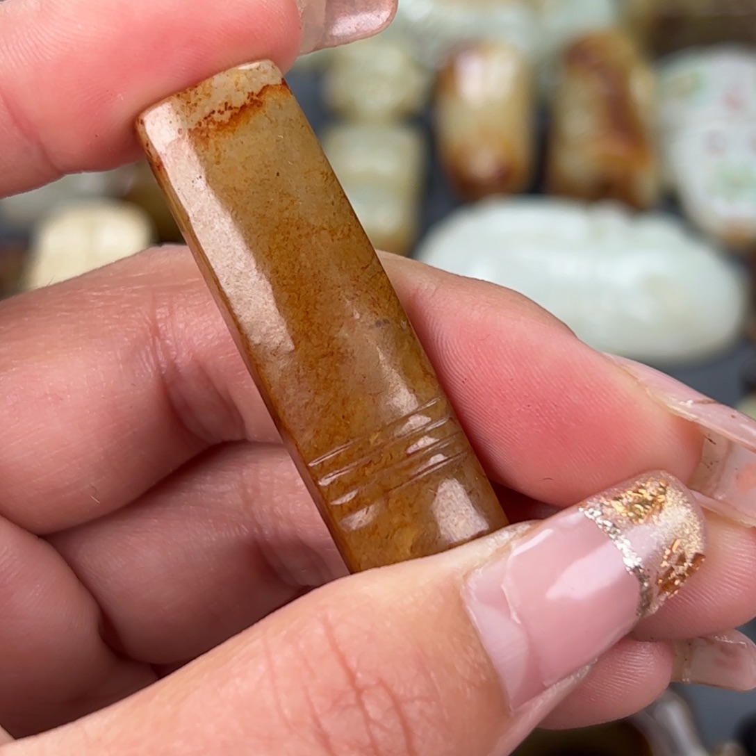 和田玉（糖玉）颈饰未镶嵌