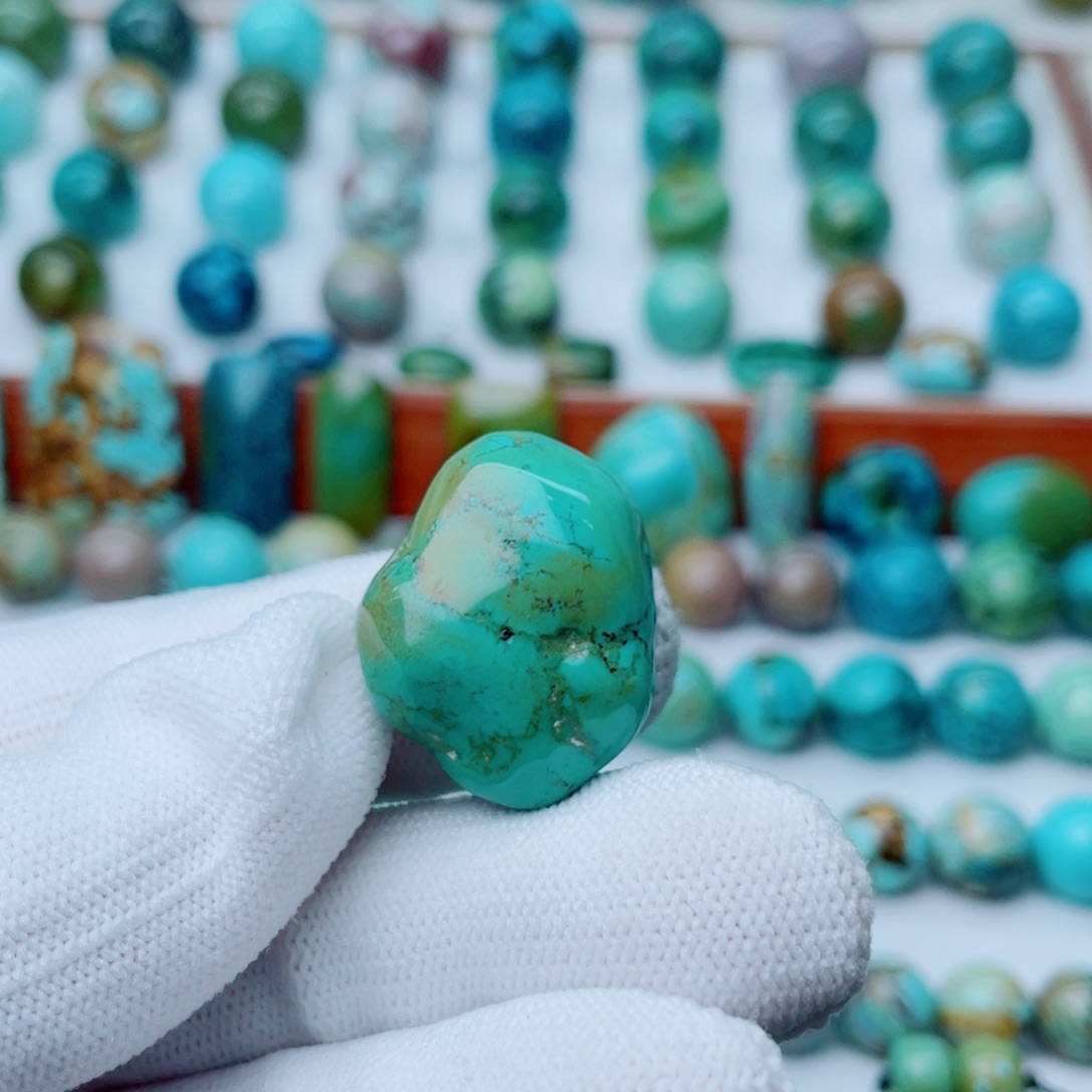 未镶嵌绿松石珠宝奇石