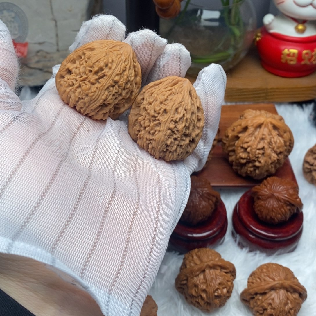 文玩核桃吊坠37尺寸凹底南疆石