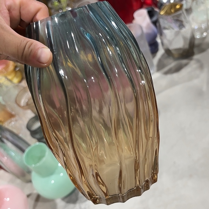 高度21厘米的渐变色花瓶