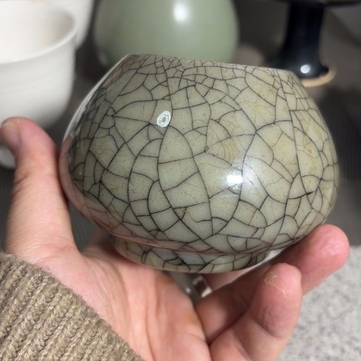 叶***伦瓷片器型美观大方美观