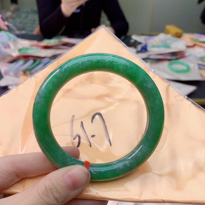 翡翠未镶嵌手镯翡翠手镯