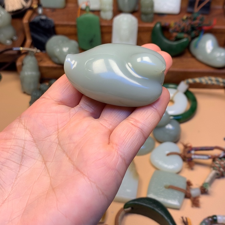 晨***和田玉未镶嵌颈饰