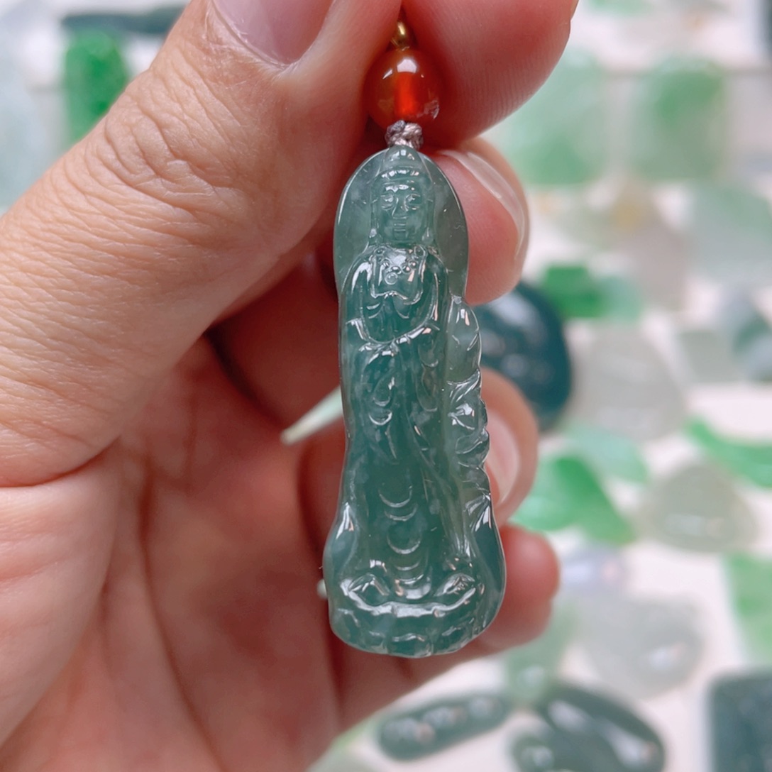 翡翠颈饰未镶嵌观音