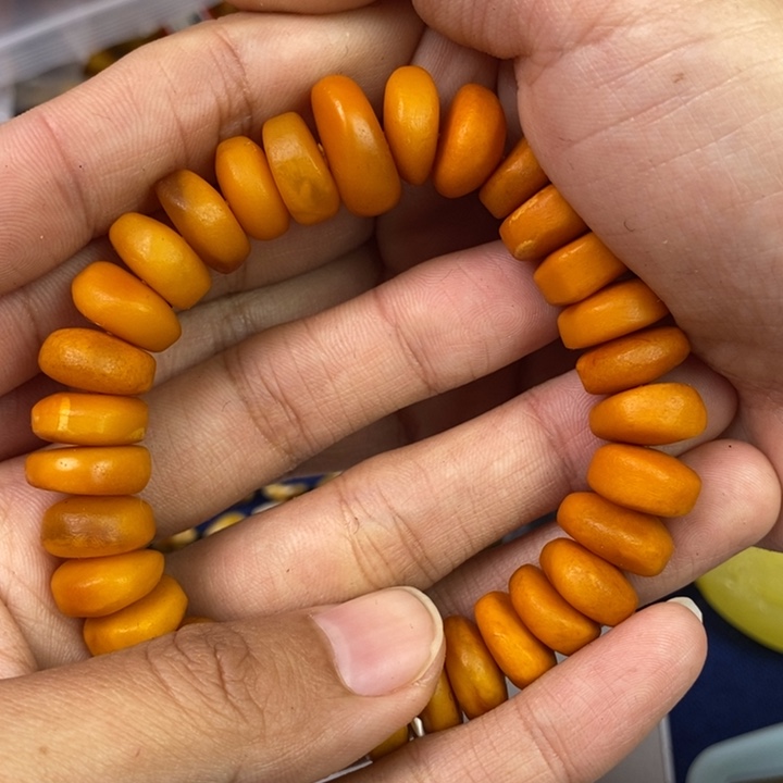 琥珀珠宝奇石未镶嵌