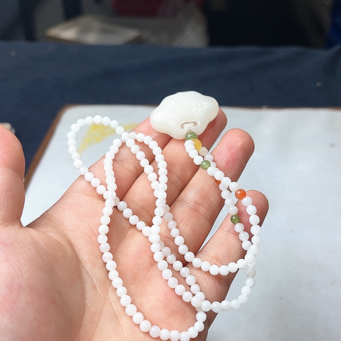 和田玉未镶嵌吊坠(不含链)9