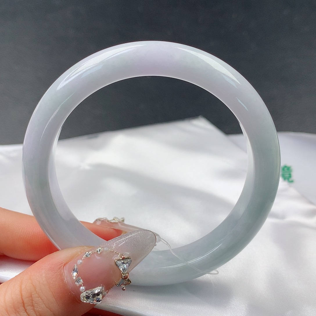 翡翠手镯未镶嵌38正57