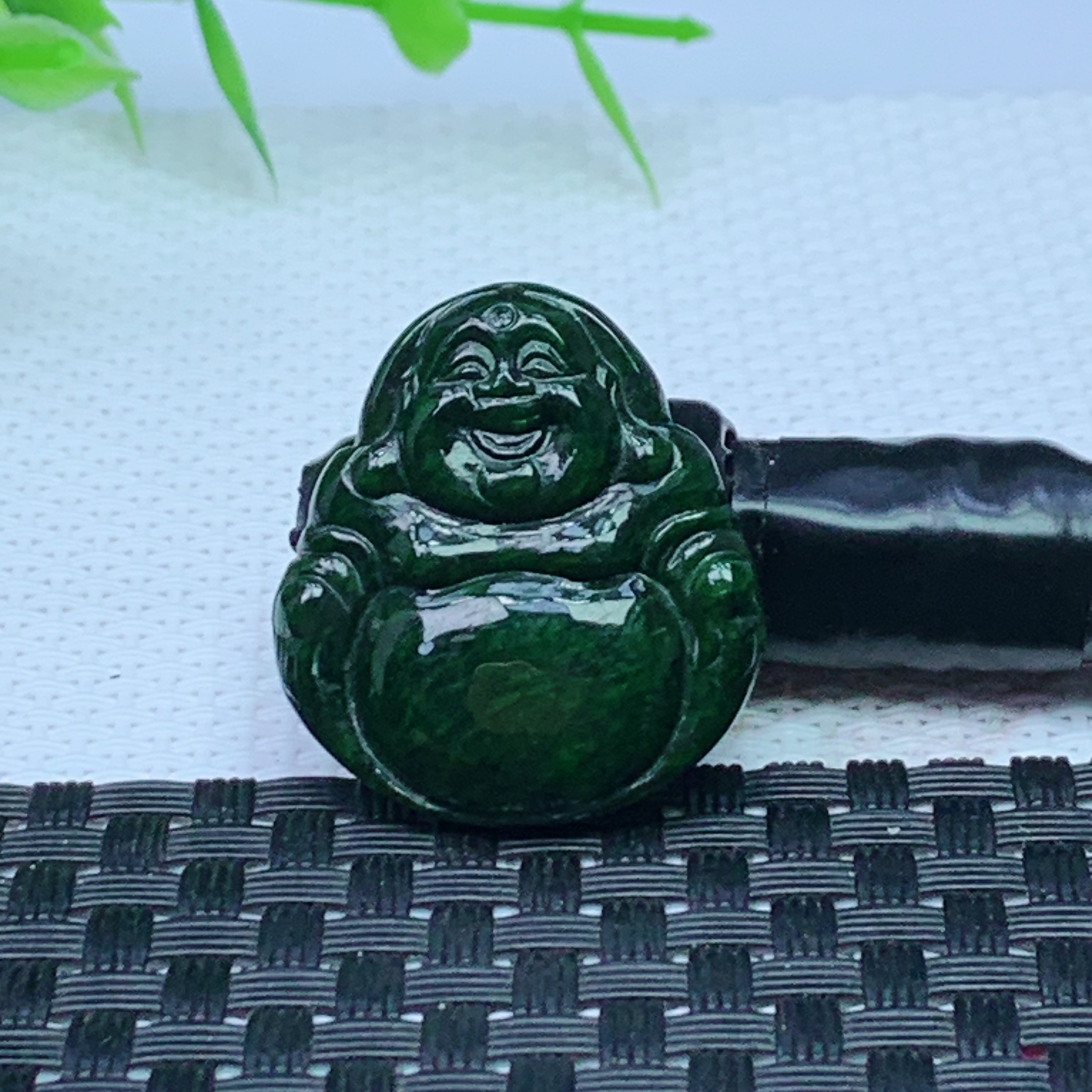 缅甸天然A货翡翠 辣绿佛公吊坠 尺寸；29.6*27.6*5.4mm