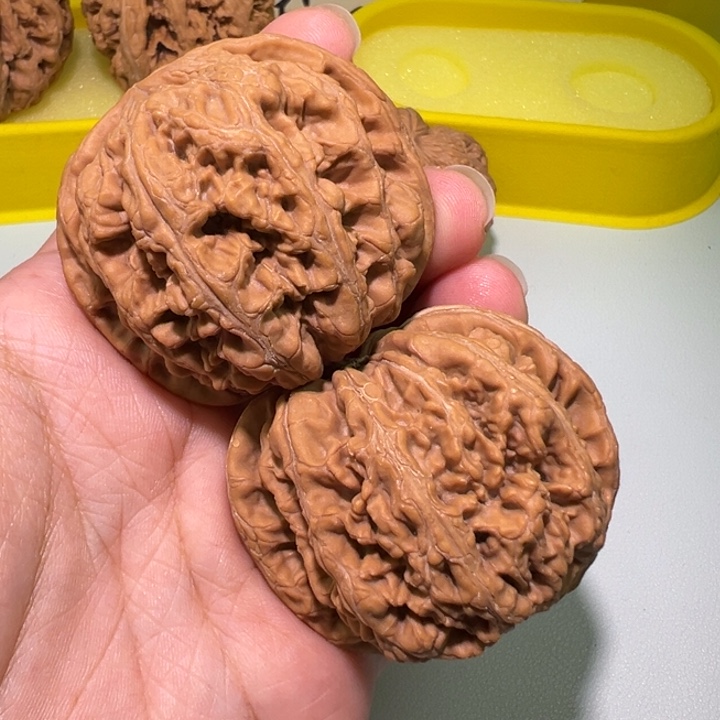 胜***Y文玩核桃把件50大粗筋