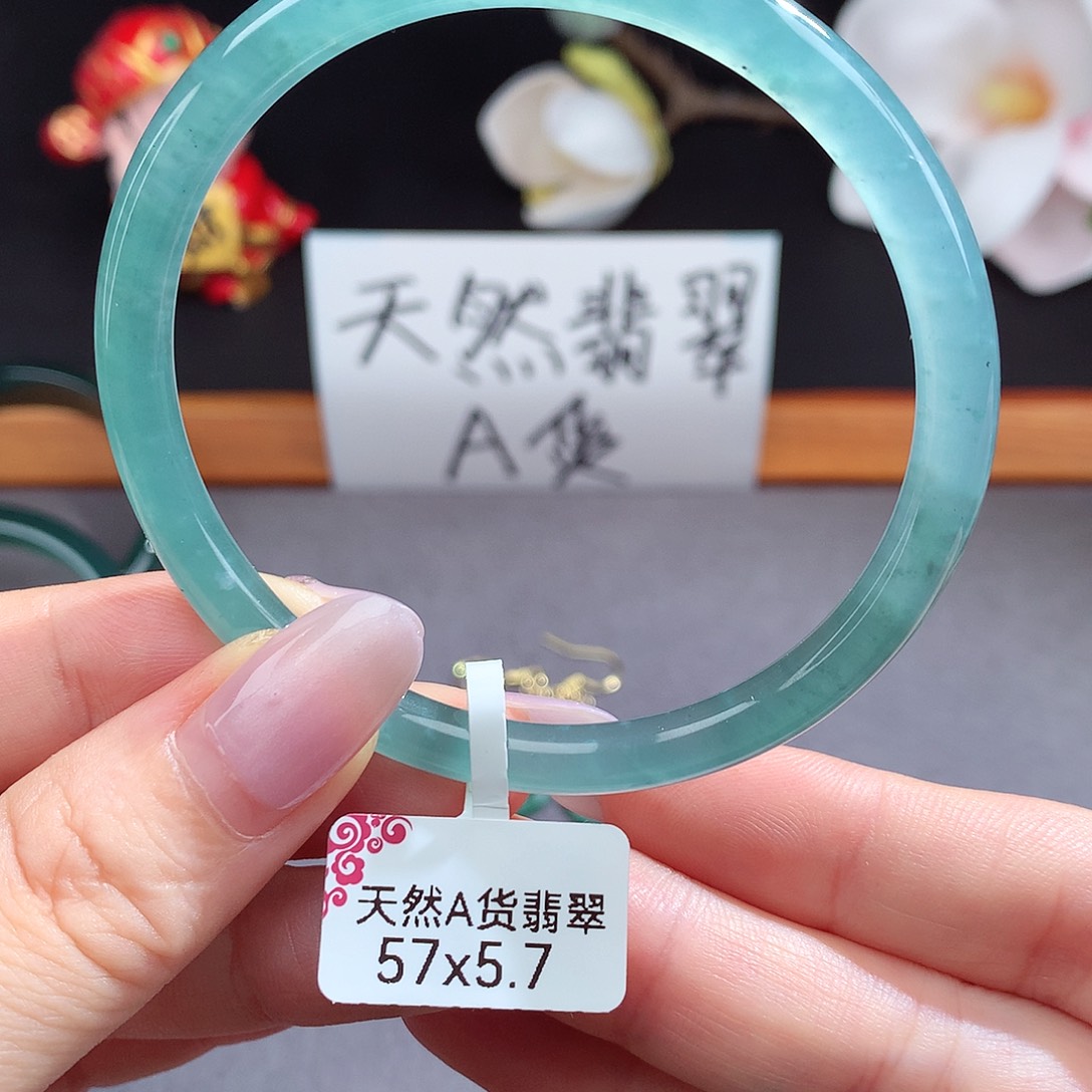 翡翠手镯（圆镯）未镶嵌
