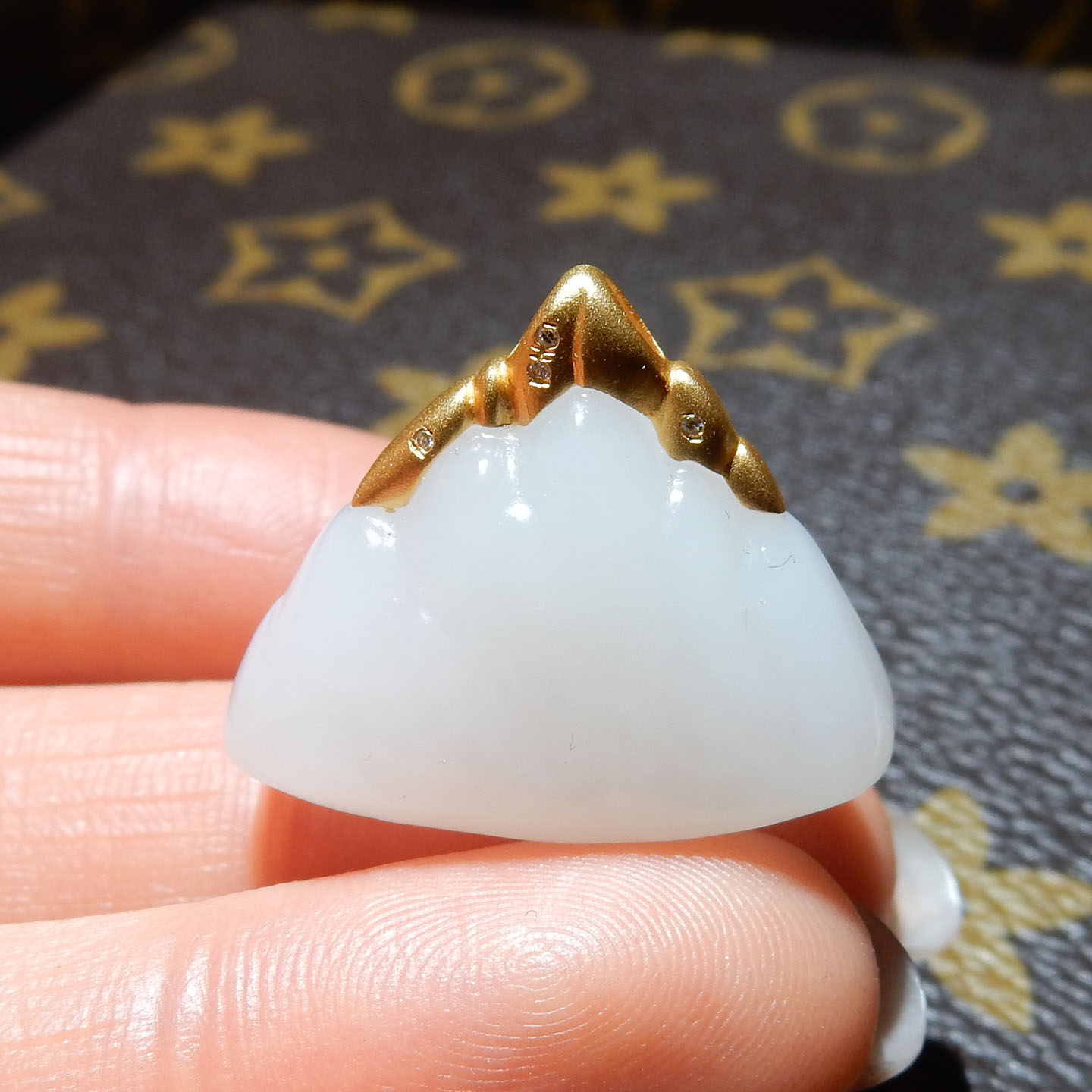 【诗意小山峰】白玉18K金扣头吊坠百搭锁骨多样性发货拍一发一