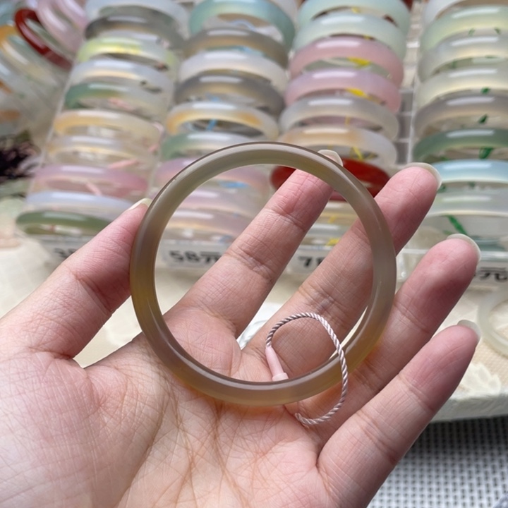 玛瑙/玉髓未镶嵌手镯56圈口