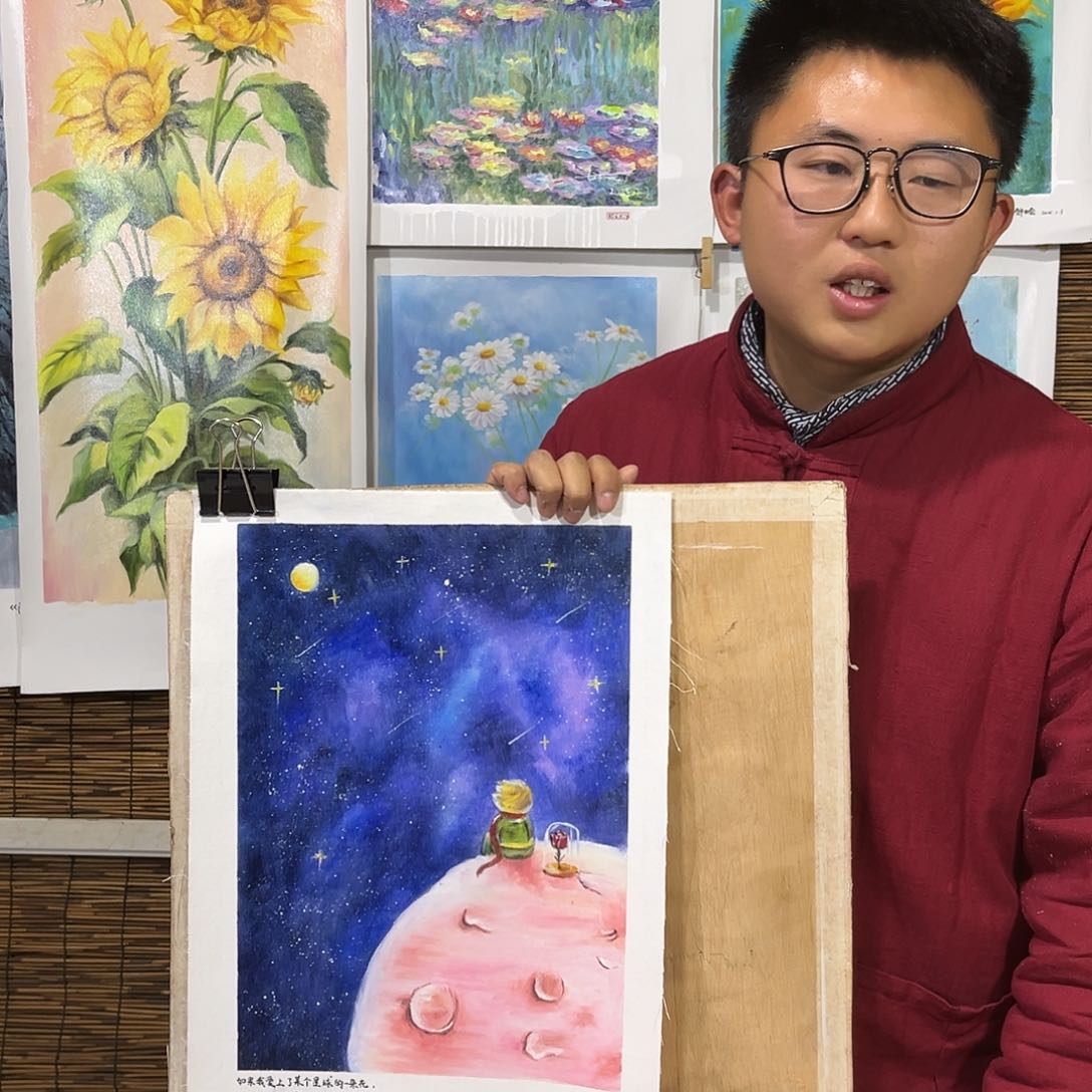 油画行路人小院东森华府