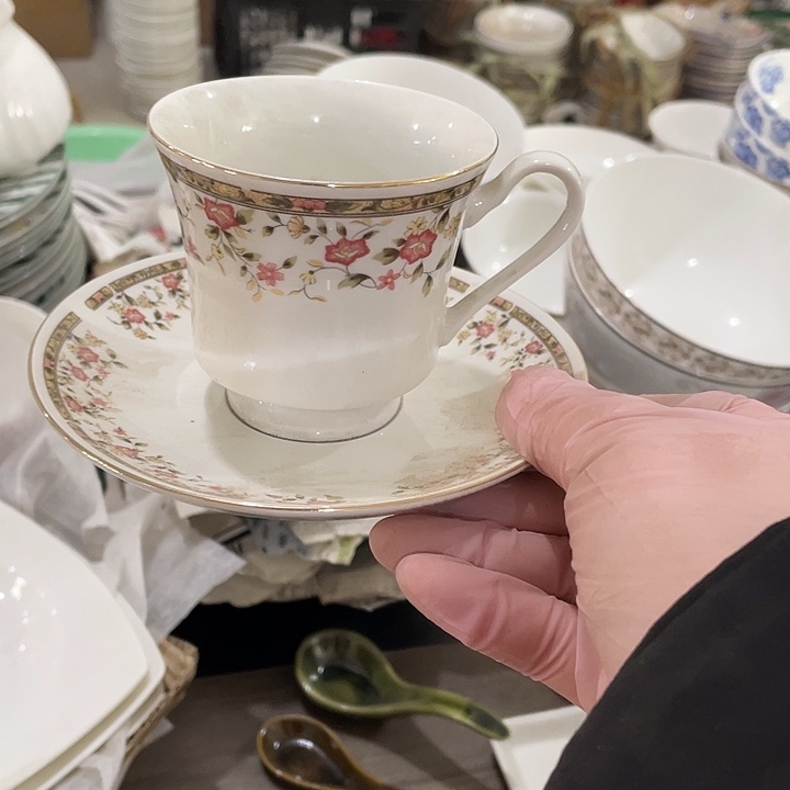 瓷片国营二厂环球小碎花杯碟一套