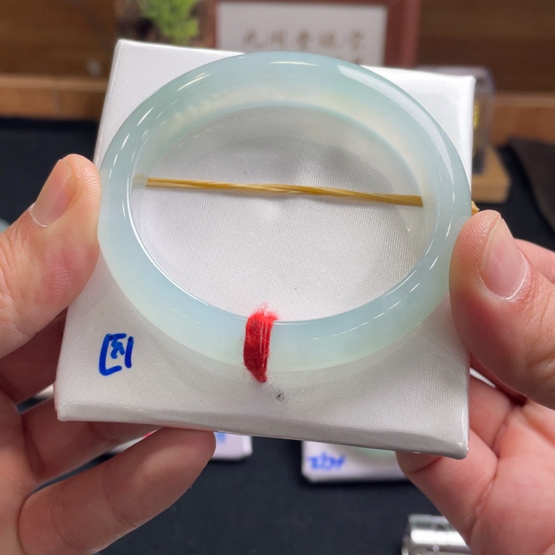 翡翠手镯未镶嵌55.7贵妃晴水