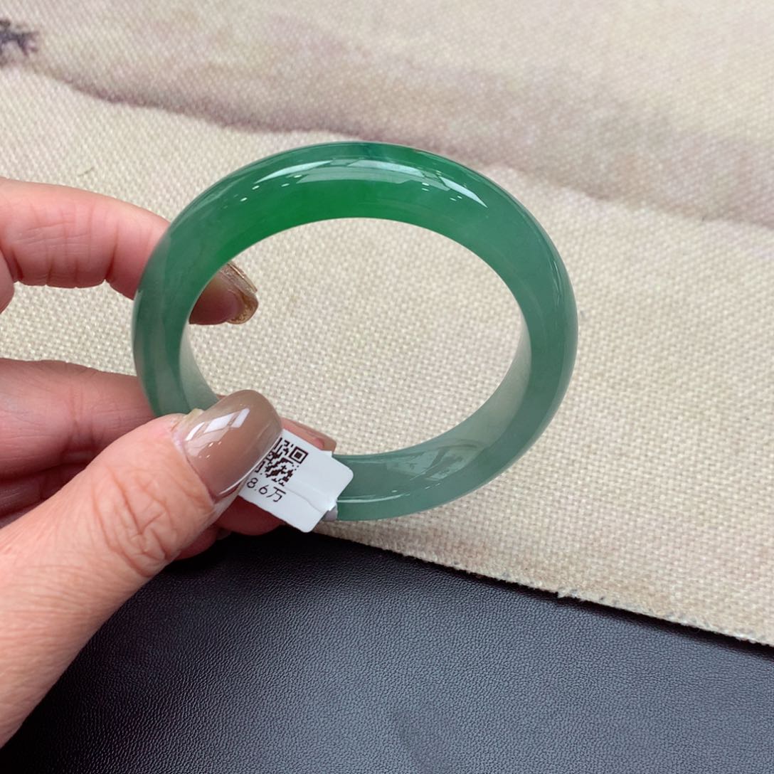 翡翠手镯未镶嵌缅甸翡翠手镯