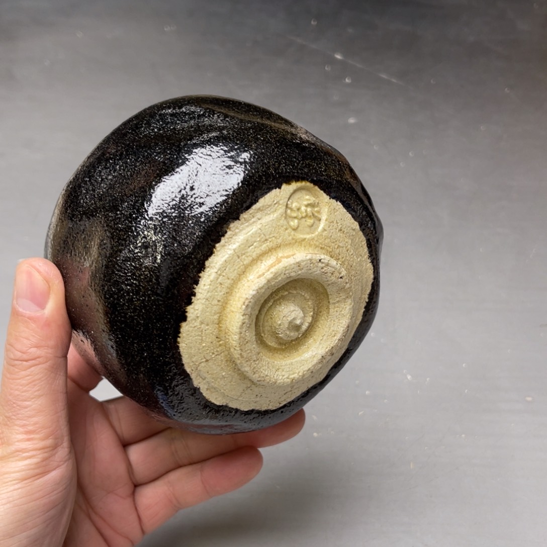 瓷片长****号密密麻麻地铺满一