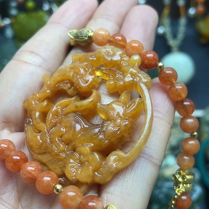 未镶嵌蛇纹石玉颈饰