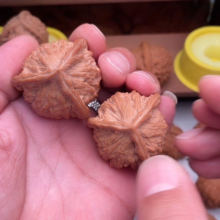 硝***驭吊坠文玩核桃糖三角