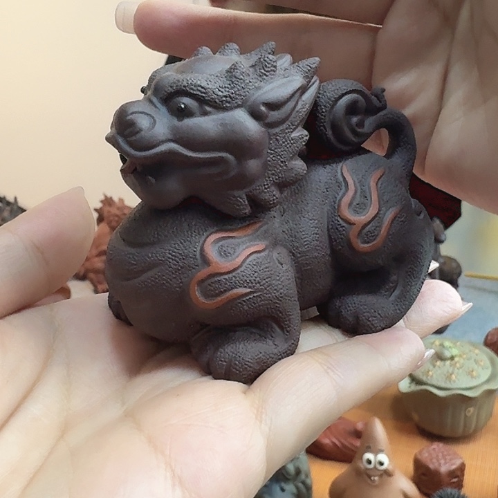 紫砂茶宠紫色麒麟