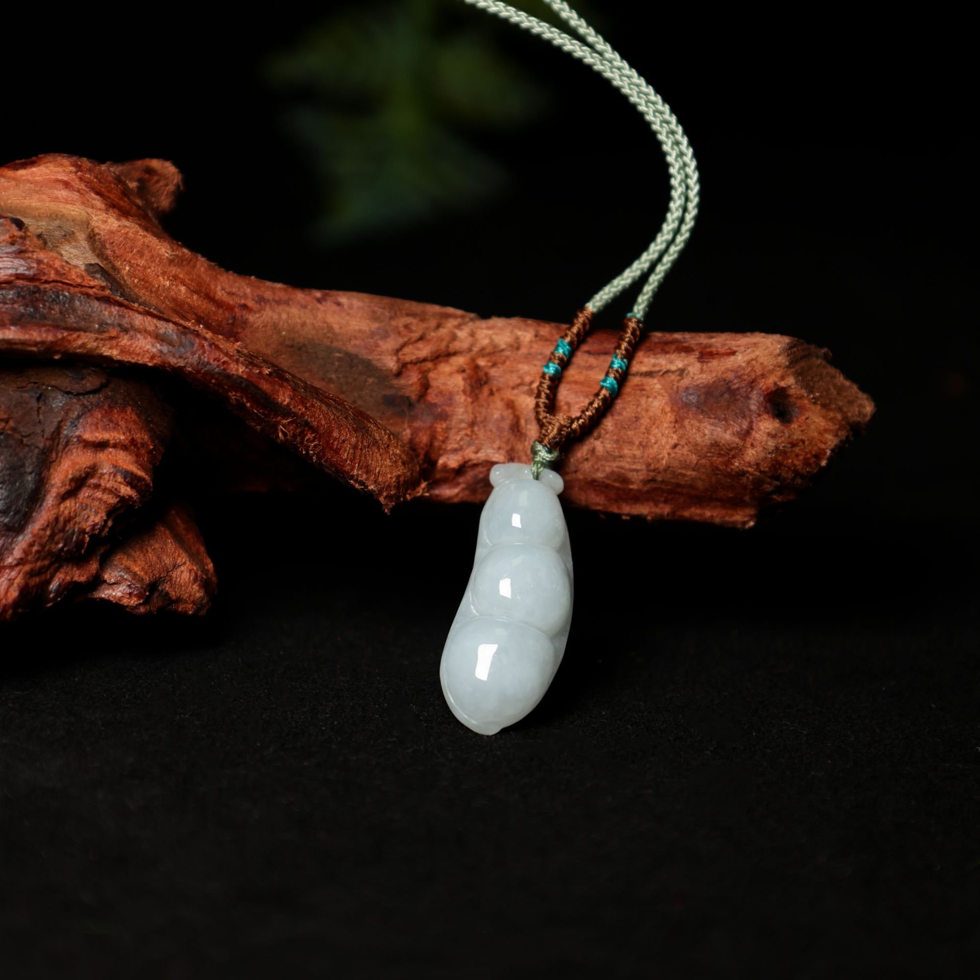 Colourful Yunnan/七彩云南天然A货翡翠福豆吊坠