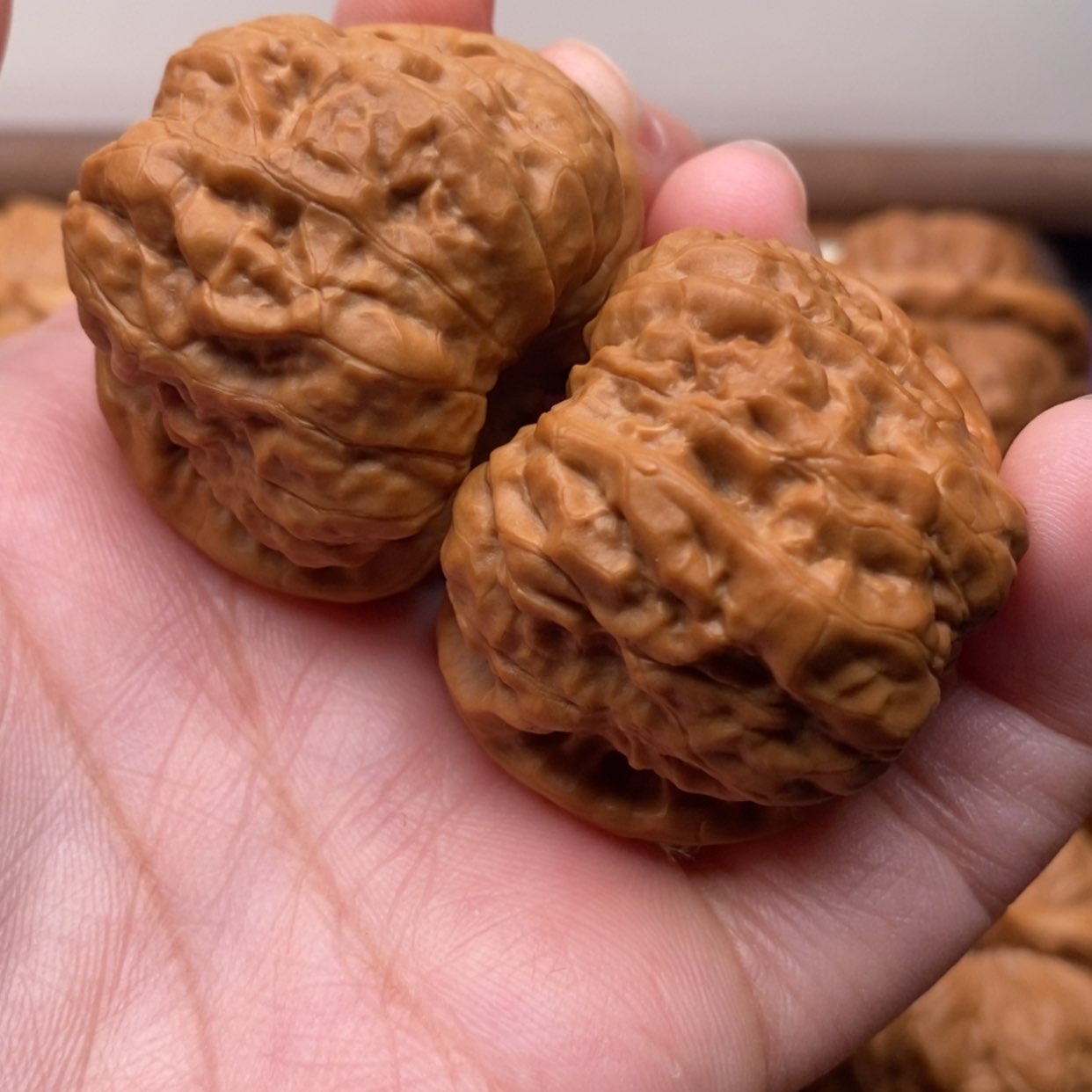 【闪购商品】把件文玩核桃艳****发边40左右