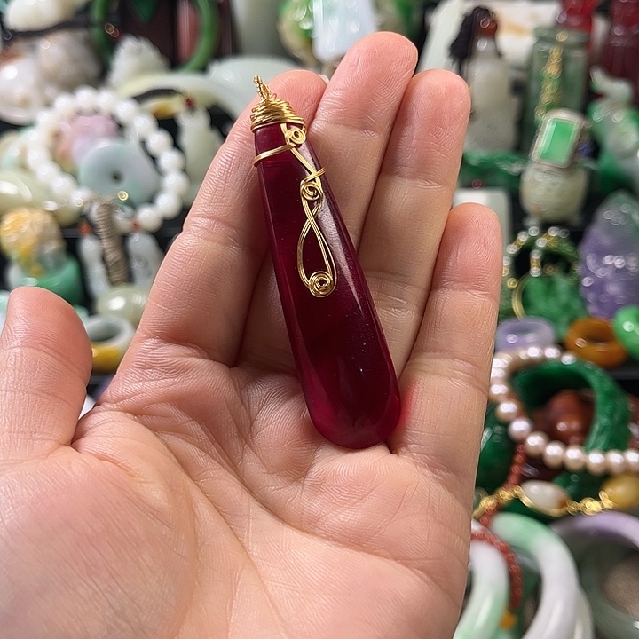 翡翠未镶嵌颈饰翡翠未镶嵌颈饰