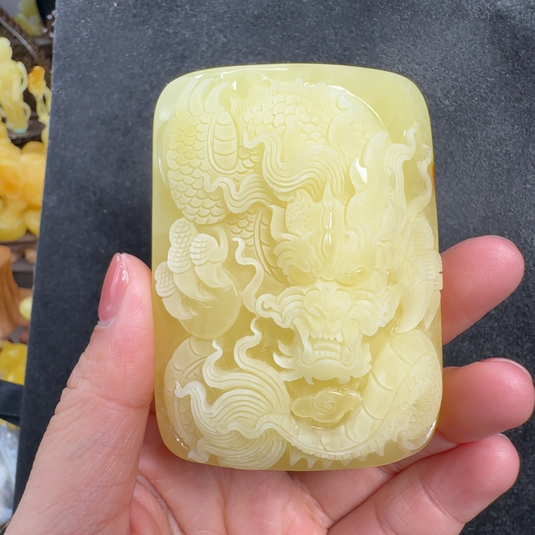 蜜蜡未镶嵌珠宝奇石
