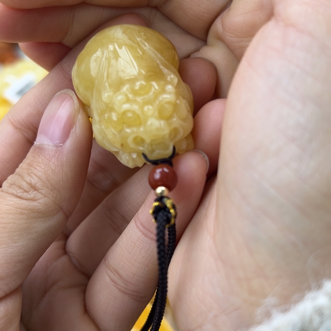 琥珀珠宝奇石未镶嵌