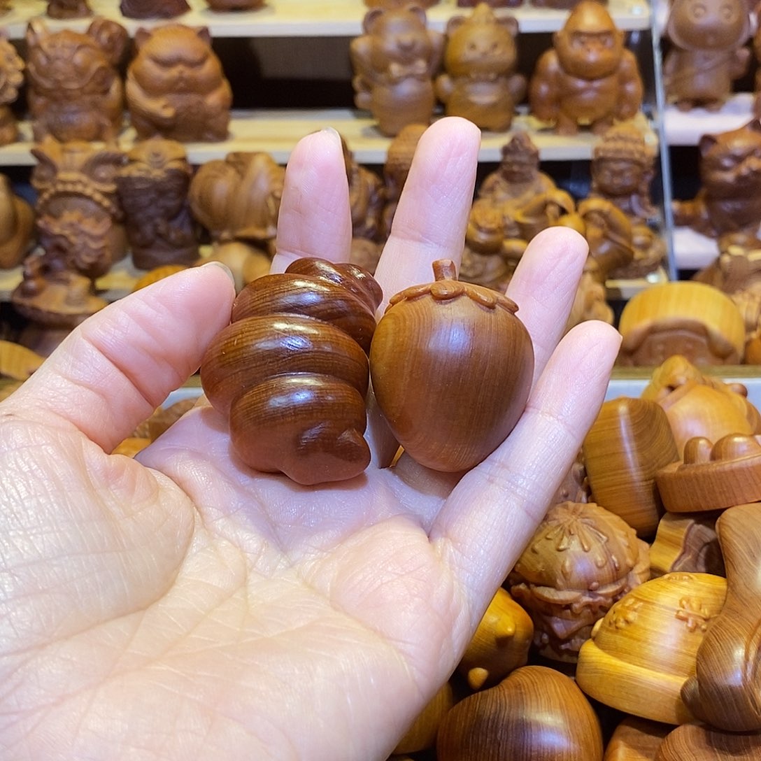 用***0木崖柏木雕小可爱