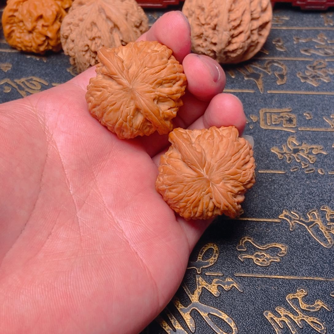 文玩核桃把件仰*睡磨盘