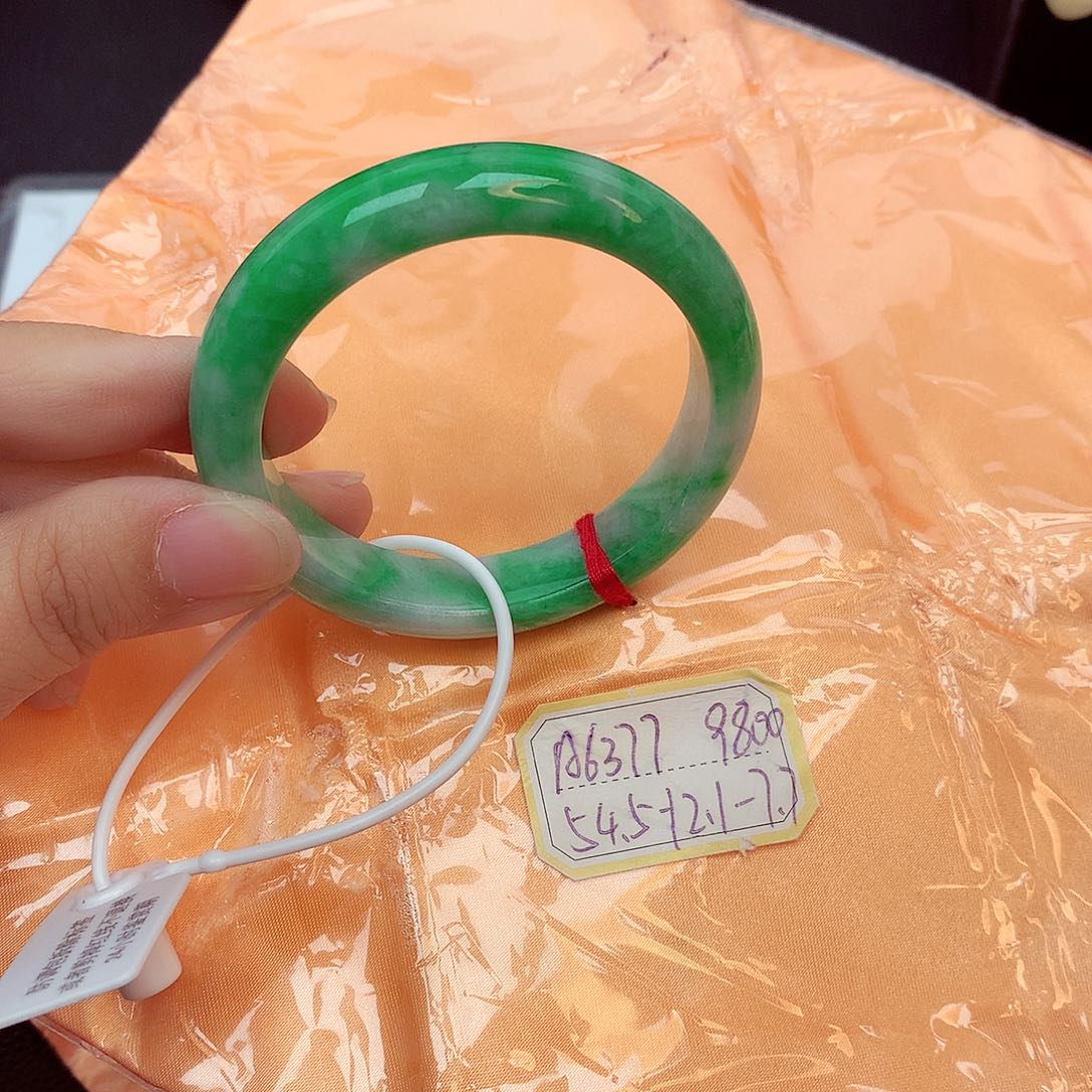 翡翠未镶嵌手镯缅甸翡翠