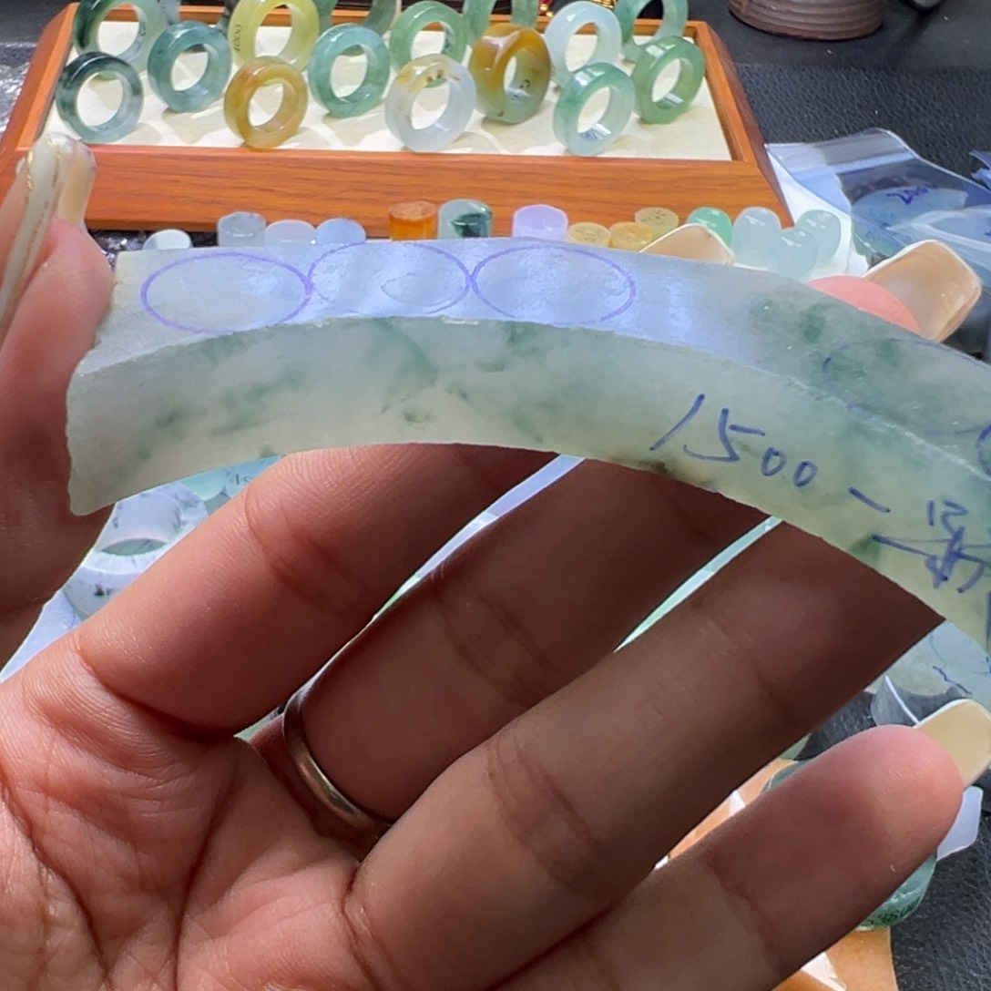 定制翡翠未镶嵌木*哒翡翠