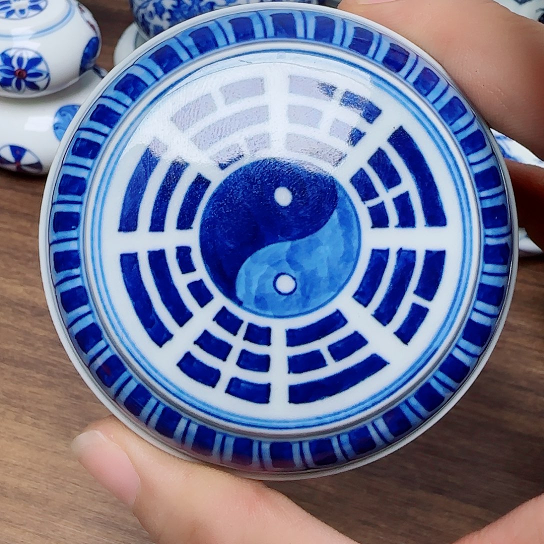 摆件瓷器的工艺技术与艺术