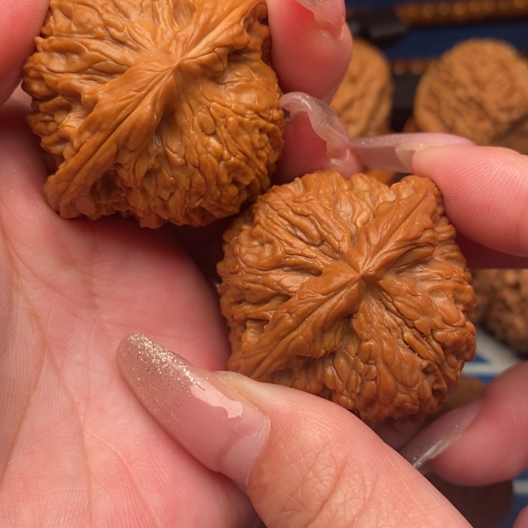 D***文玩核桃吊坠南疆