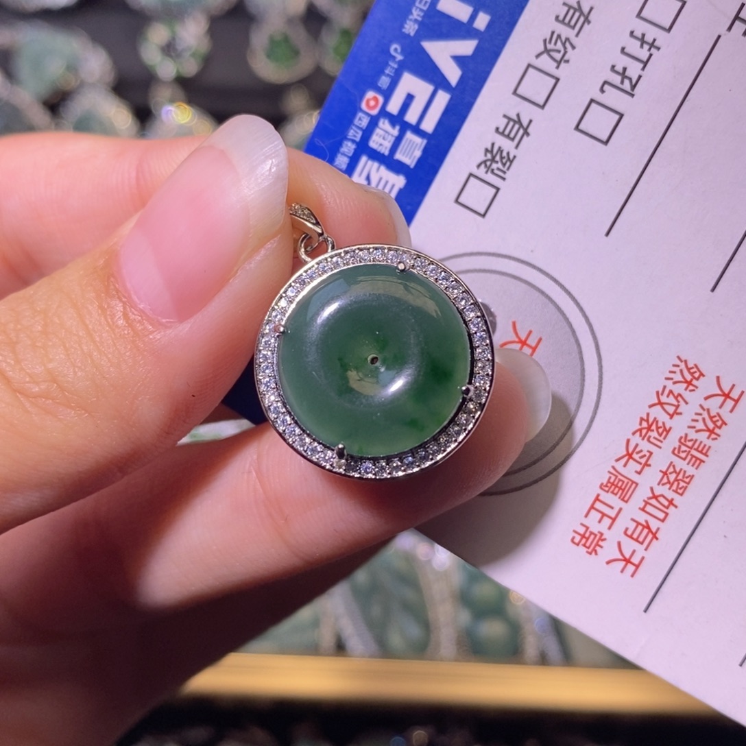翡翠未镶嵌颈饰天然