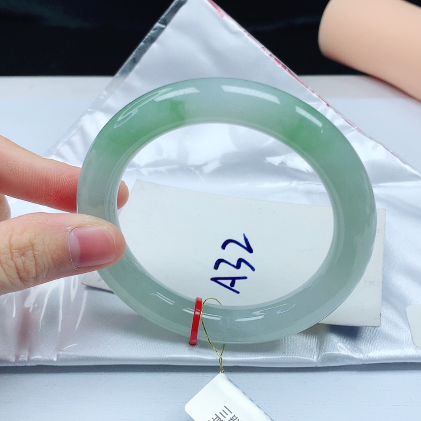 【闪购商品】翡翠手镯（圆镯）未镶嵌天然缅甸a货手镯56+