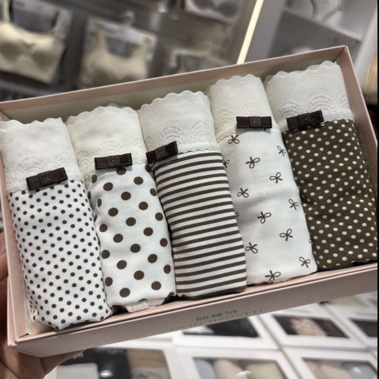 丸子家【奶糖波点】中腰莫代尔舒适透气时尚波点女士内裤