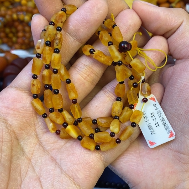 未镶嵌琥珀珠宝奇石