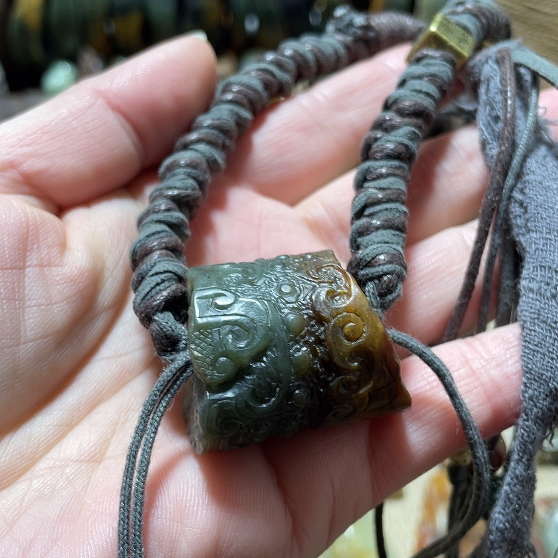 岫岩河磨玉（透闪石质玉）把件未镶嵌垚*