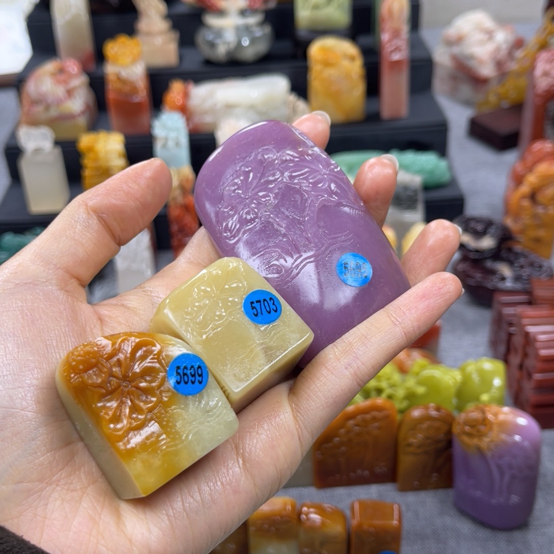 八***˒寿山石印石5699。 5703   5695        