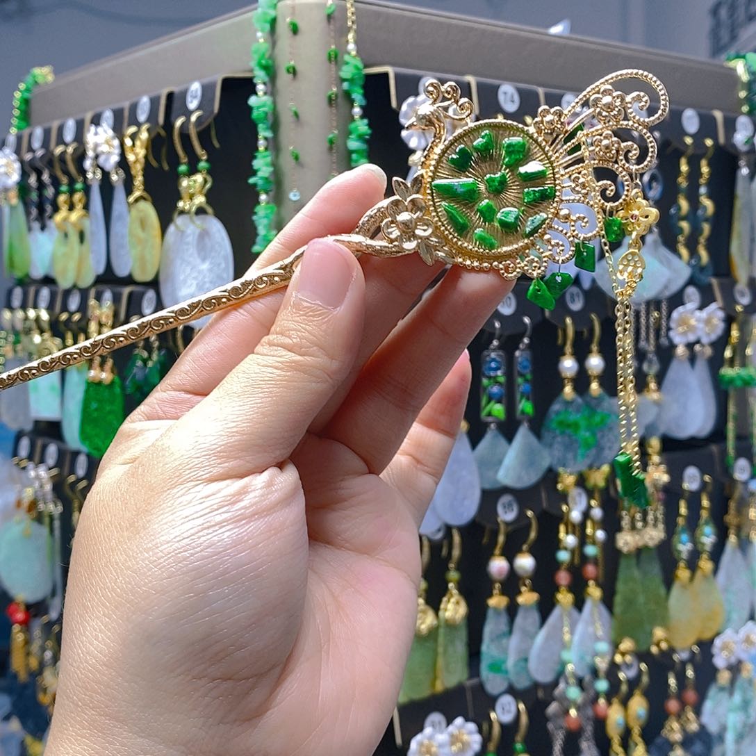 未镶嵌翡翠耳饰翡翠