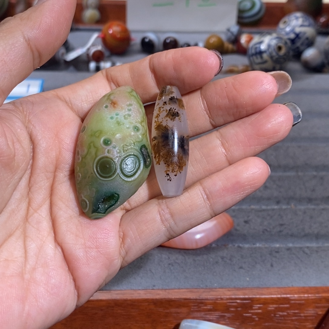 左***叶合金颈饰玛瑙/玉髓